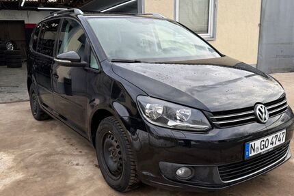 VW Touran 204.000 km 7.000 &euro; Nürnberg 90439