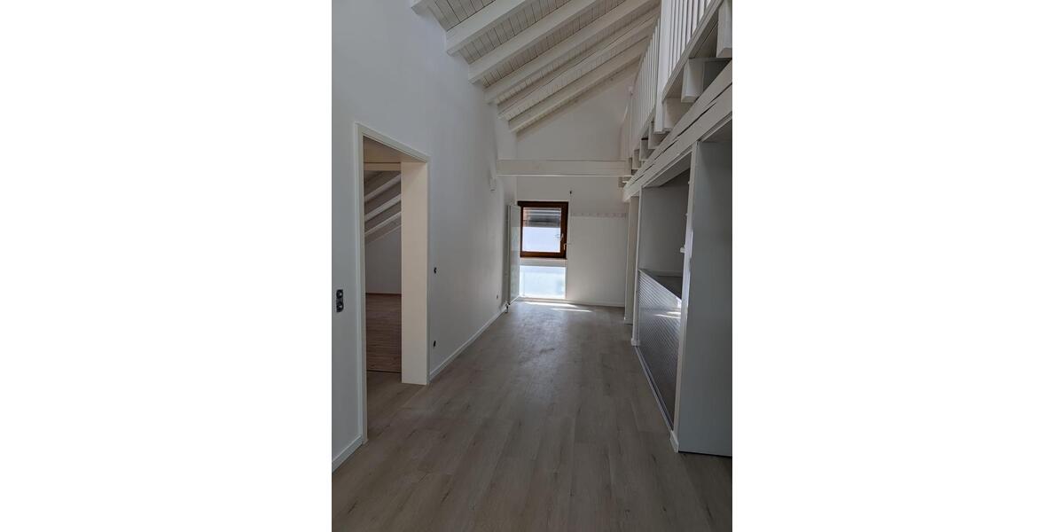 Etagenwohnung Wiesloch - 4 Zimmer, 140 m&sup2;, 1.300&euro; | Angebot:26302566