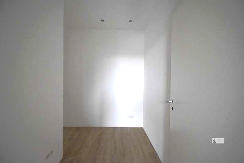 Hoch moderne Penthouse-Wohnung Neubau zum 1.7.2026 Rollläden + Stellplatz + Dachterrasse ohne Küche - Einfamilienhaus Weyhe Leeste | Angebot:26774140