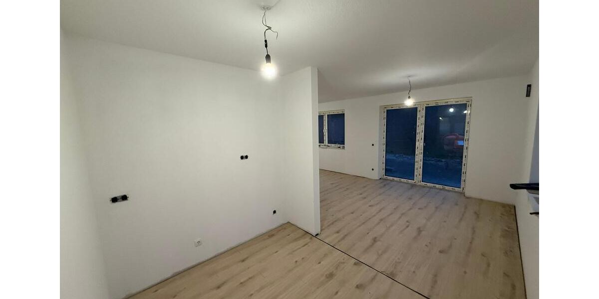 DHH rechts in Bahnhofsnähe Augustfehn Erstbezug 5 zimmer