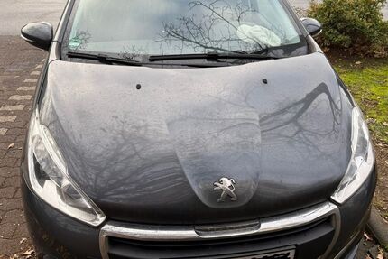 Peugeot 208 120.681 km 4.590 &euro; Bonn 53125