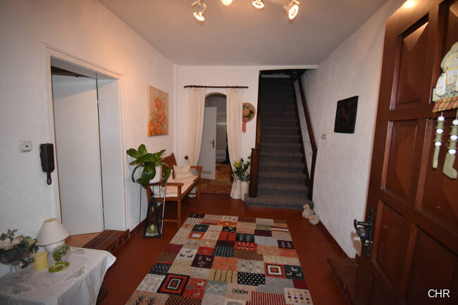 Sehr gepflegtes Ein- Zweifamilienhaus mit Garage, kl. Innenhof und Garten in ruhiger Lage