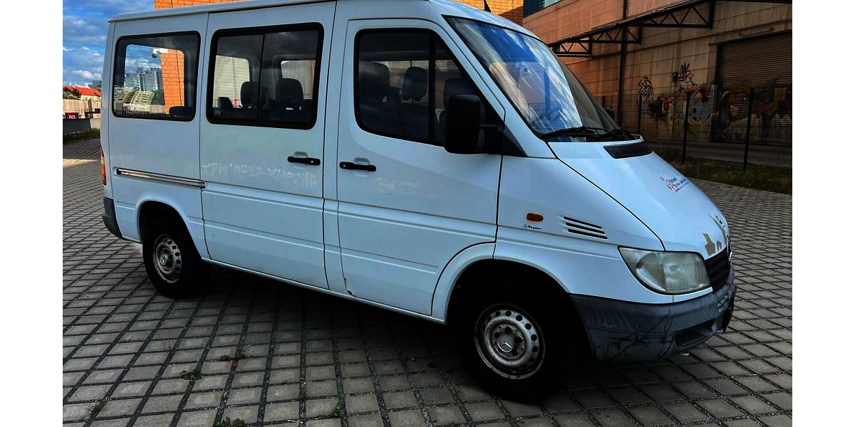 Mercedes-Benz Sprinter 151.000 km 3.900 &euro; Berlin 12057