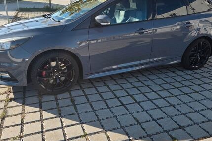 Ford Focus 149.361 km 12.900 &euro; Seukendorf 90556