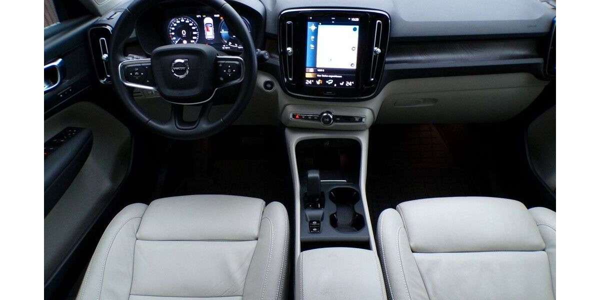 Volvo XC40 124.000 km 23.840 &euro; Düsseldorf 40468