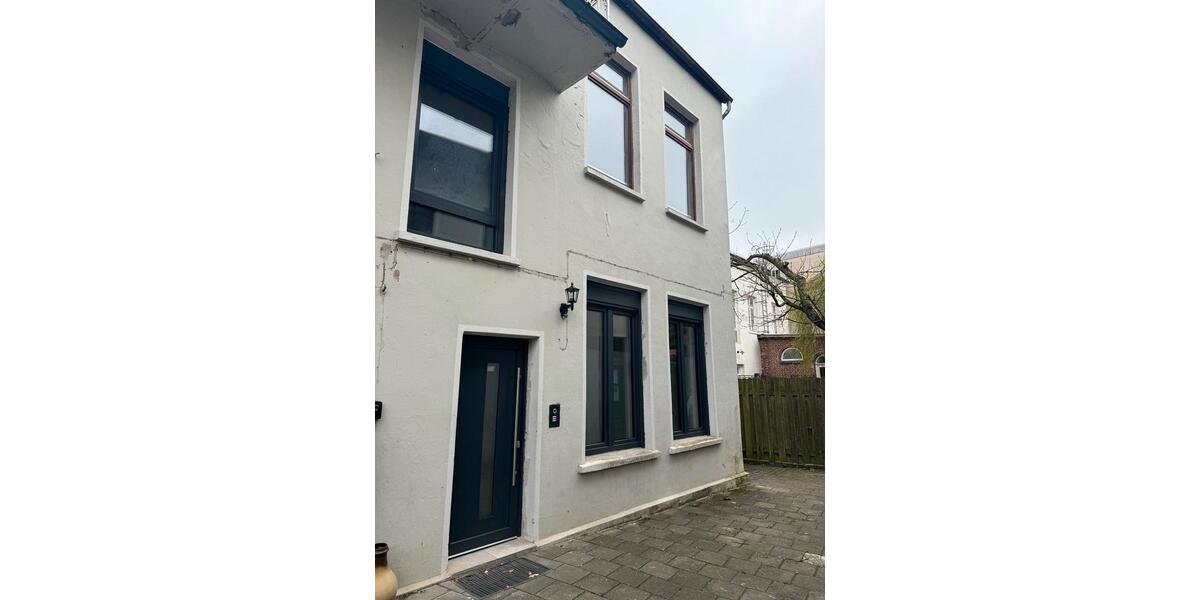 Etagenwohnung Varel - 4 Zimmer, 150 m&sup2;, 1.100&euro; | Angebot:26267997