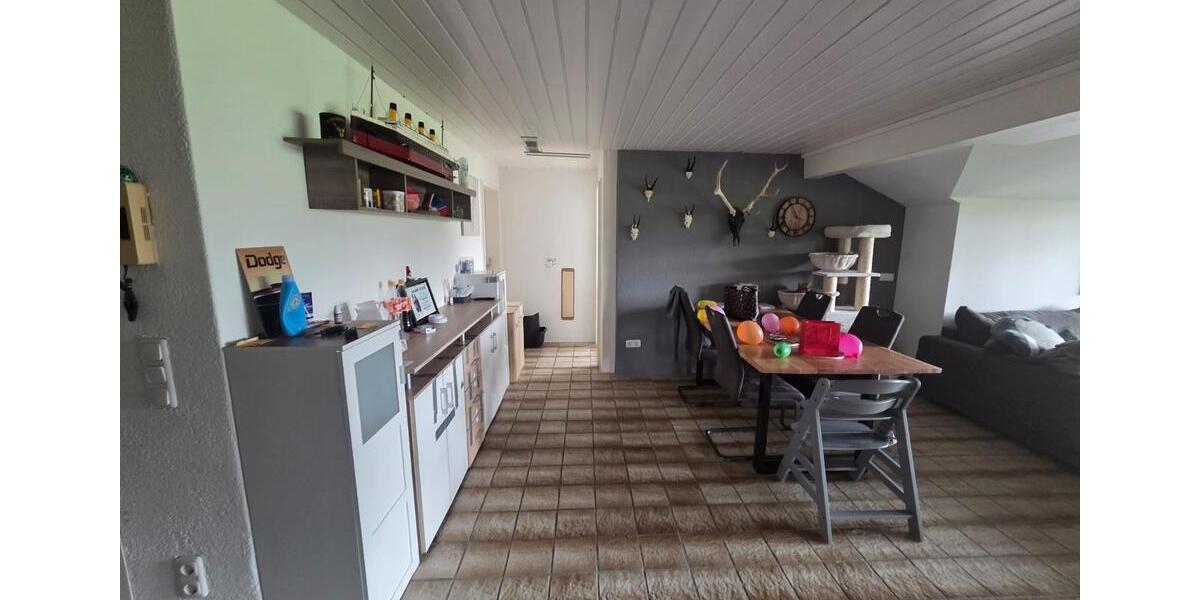 Dachgeschoßwohnung Lenggries - 3 Zimmer, 110 m&sup2;, 1.300&euro; | Angebot:26525693