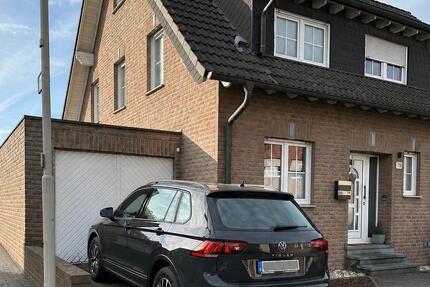 Haus Hückelhoven - 4 Zimmer, 130 m&sup2;, 1.350&euro; | Angebot:26366026