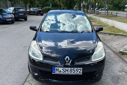 Renault Clio 110.700 km 2.300 € München 81737
