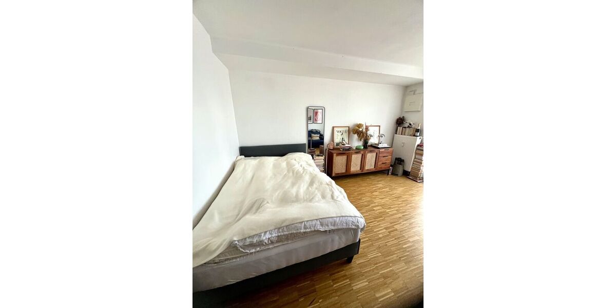 Helles Studenten Appartement in guter Lage Freiburgs - Dachgeschoßwohnung Freiburg im Breisgau Brühl | Angebot:27330809