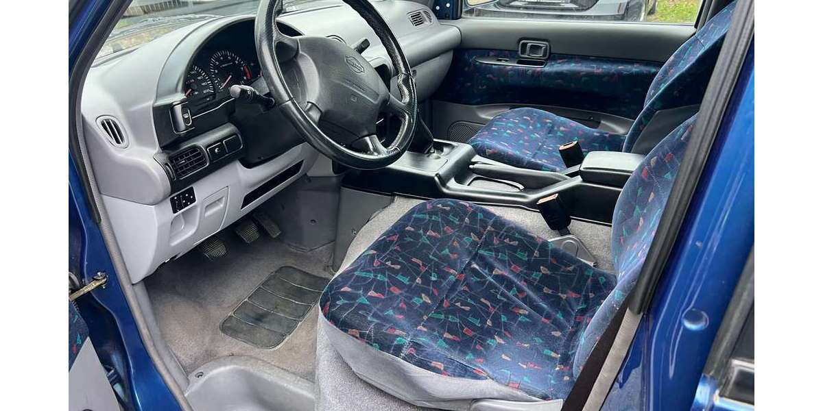 Nissan Serena 151.215 km 2.790 &euro; Mönchengladbach 41238