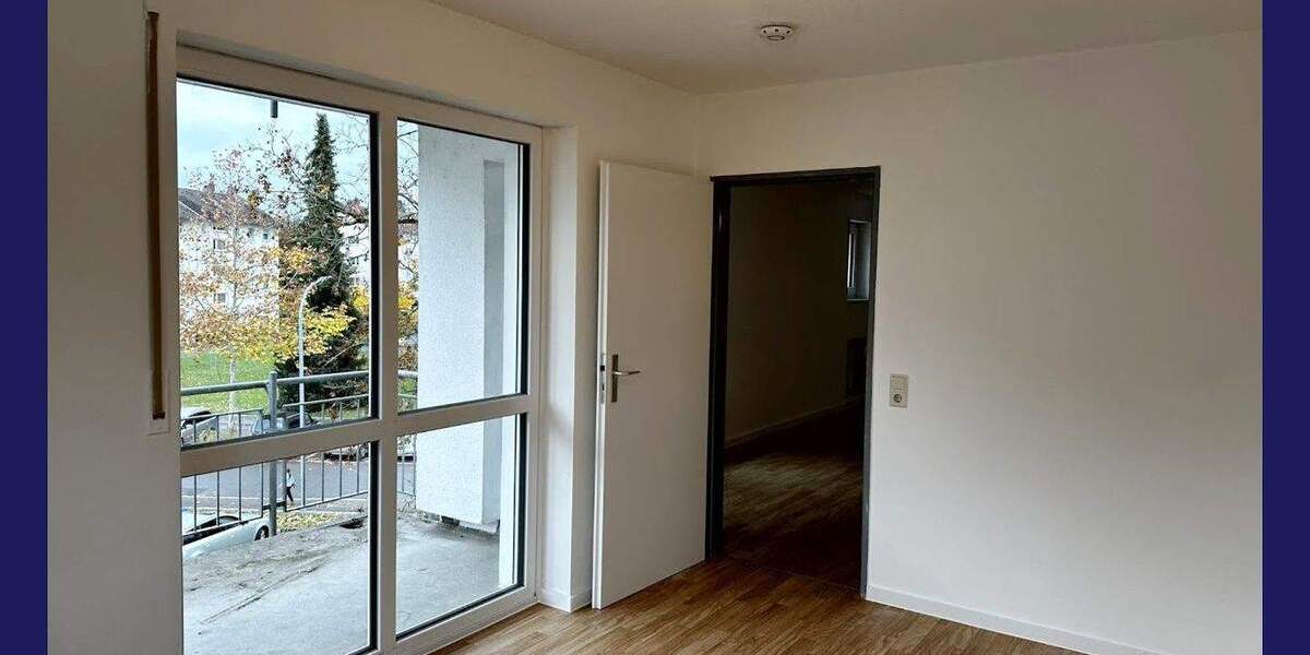 Direkt einziehen! Helle 2-Zimmer-Wohnung mit Balkon, Tageslichtbad mit Wanne, separate Küche, Keller 2 zimmer