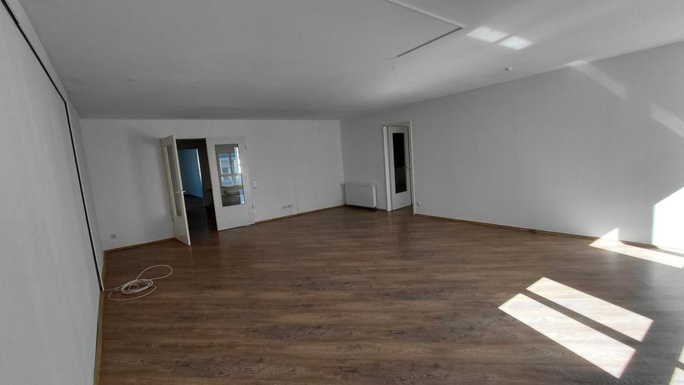 Etagenwohnung Hof Christiansreuth - 3 Zimmer, 147 m&sup2;, 810&euro; | Angebot:26506530