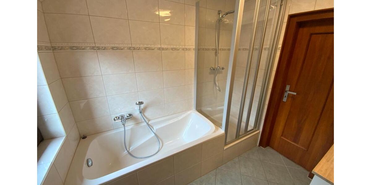 Dachgeschoßwohnung Zella-Mehlis Mehlis - 3 Zimmer, 75 m&sup2;, 550&euro; | Angebot:26041702