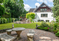 Haus zum Kaufen in Ratingen 2.400.000 € 342 m²
