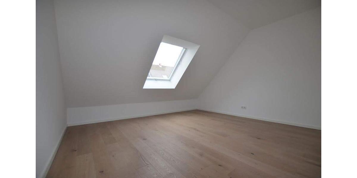 Dachgeschoßwohnung Köln Mülheim - 4 Zimmer, 146 m&sup2;, 830.000&euro; | Angebot:26261779