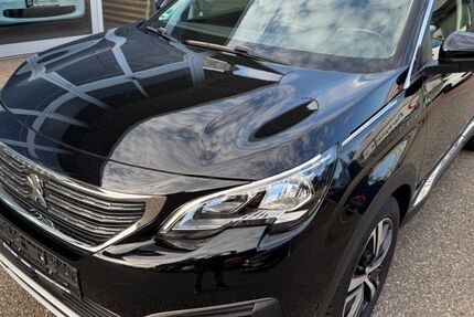 Peugeot 5008 67.000 km 17.900 &euro; Uhingen 73066