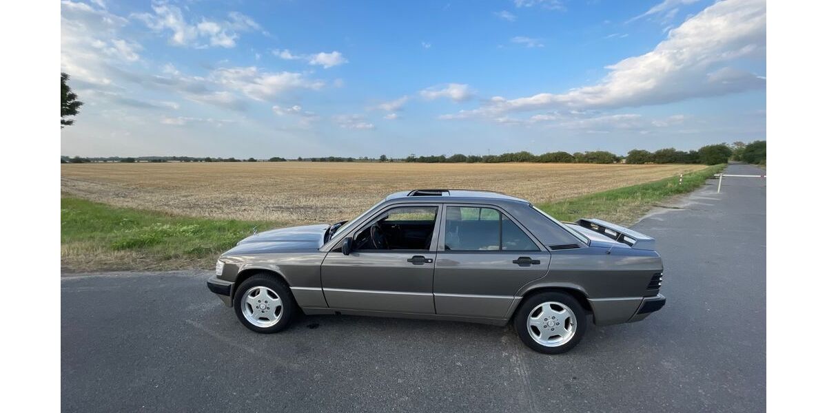 Mercedes-Benz 190 150.100 km 8.200 &euro; Leipzig 04158