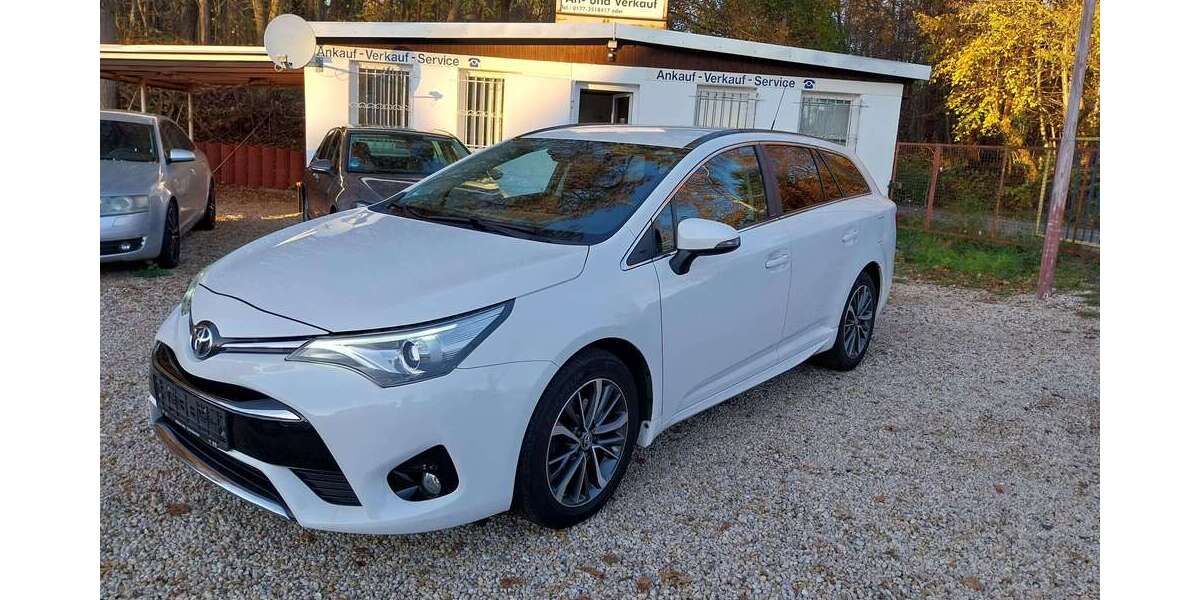 Toyota Avensis 84.000 km 16.450 € Reinsdorf 08141