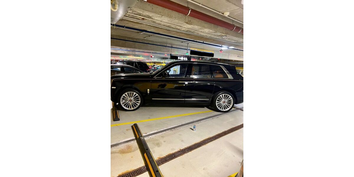 Rolls Royce Cullinan 65.000 km 299.000 &euro; Berlin 14193