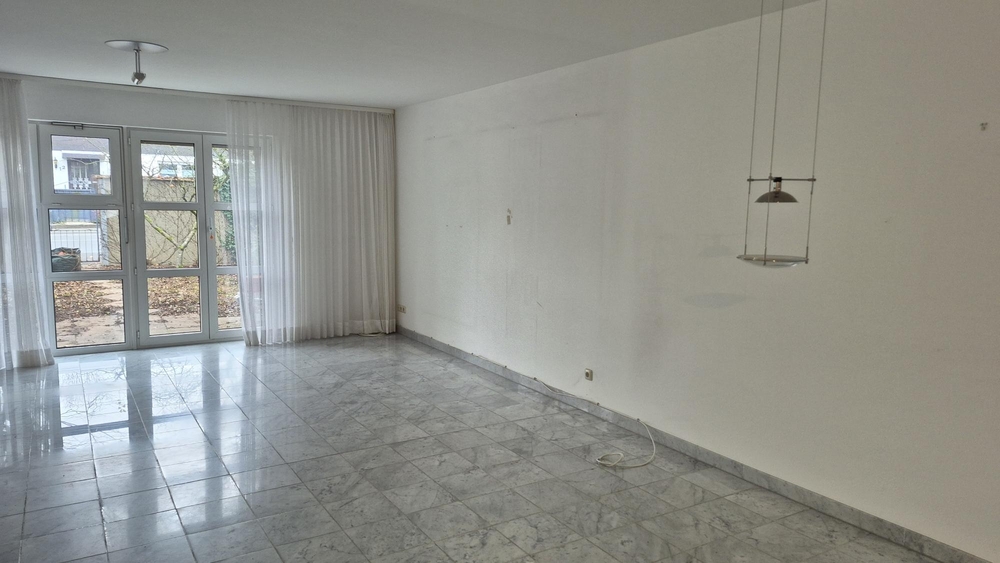 Wieder verfügbar! RMH mit Garage, 2 Balkonen, Garten und Terrasse - Reihenmittelhaus Wiesbaden Klarenthal | Angebot:25972229