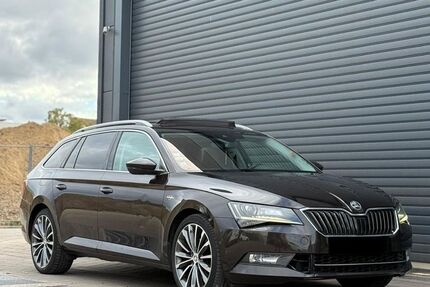 Skoda Superb 370.000 km 7.390 &euro; Offenburg OT Nordstadt 77652