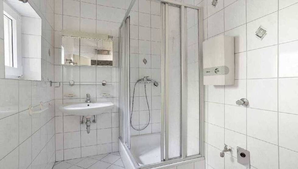 Zweifamilienhaus und Bungalow auf 2.412m² Traumgrundstück in Ratingen