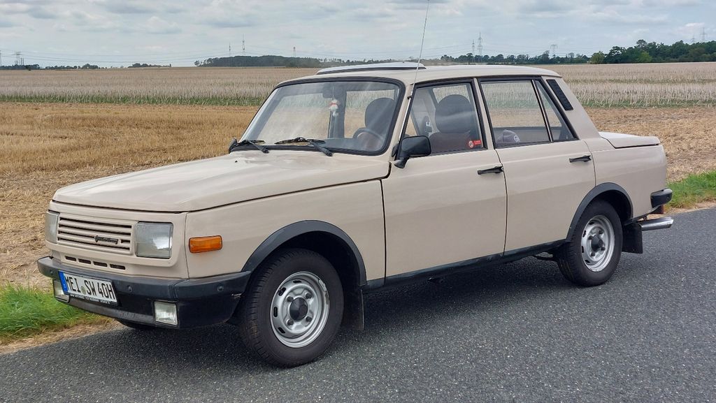 Wartburg 353 21.600 km 10.800 € Nünchritz 01612