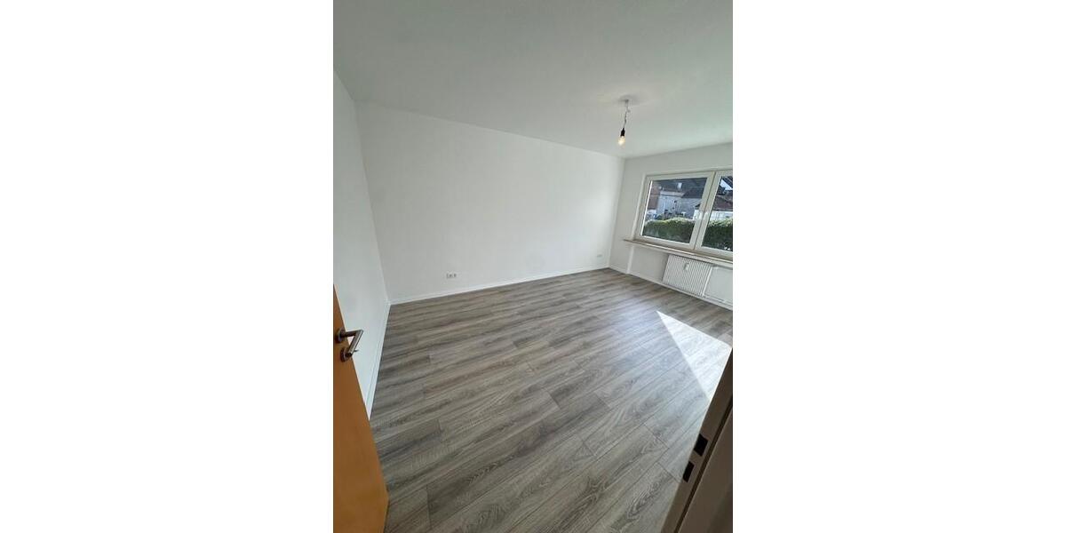 Erdgeschoßwohnung Oberhausen Rothebusch - 3 Zimmer, 71 m&sup2;, 549&euro; | Angebot:25584451