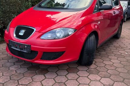 Seat Altea 266.035 km 1.490 &euro; Minden 32429