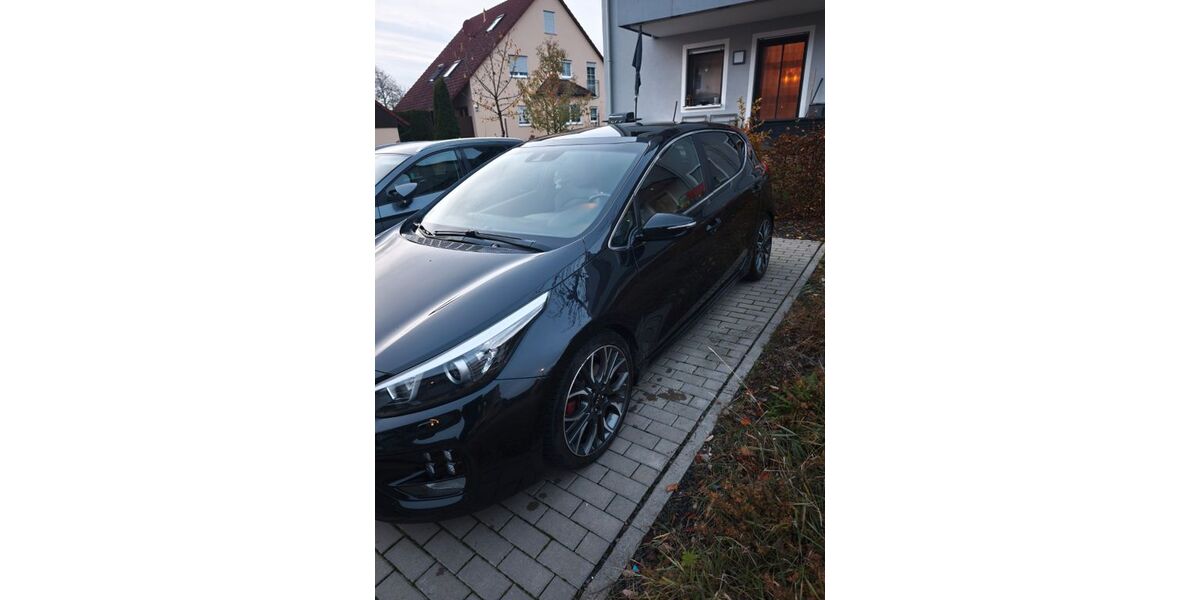 Kia ceed / Ceed 93.500 km 12.800 &euro; Mainleus 95336