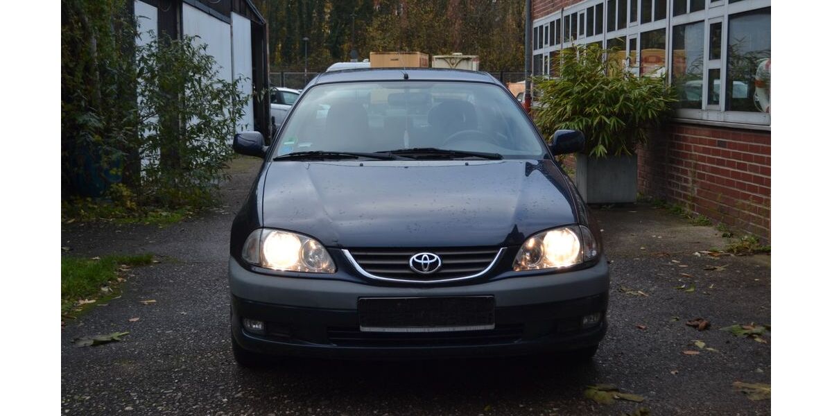 Toyota Avensis 92.000 km 2.970 &euro; köln 50969