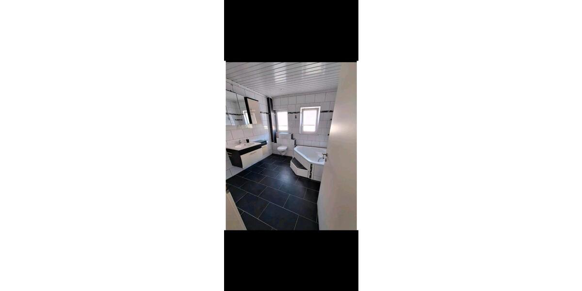 Einfamilienhaus Burladingen - 8 Zimmer, 235 m&sup2;, 305.000&euro; | Angebot:26870748