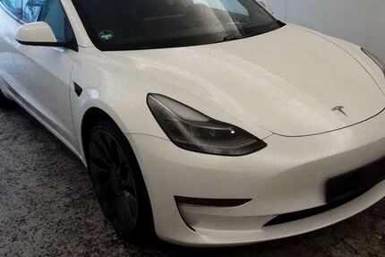 Tesla Model 3 72.533 km 27.750 € Steinbach-Hallenberg OT Herges-Hallenberg 98587