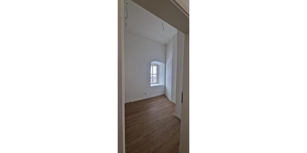 Etagenwohnung Teutschenthal - 3 Zimmer, 75 m&sup2;, 810&euro; | Angebot:24590319