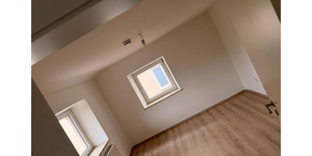 Etagenwohnung Rosenheim Innenstadt - 45 Zimmer, 90 m&sup2;, 550&euro; | Angebot:26656321