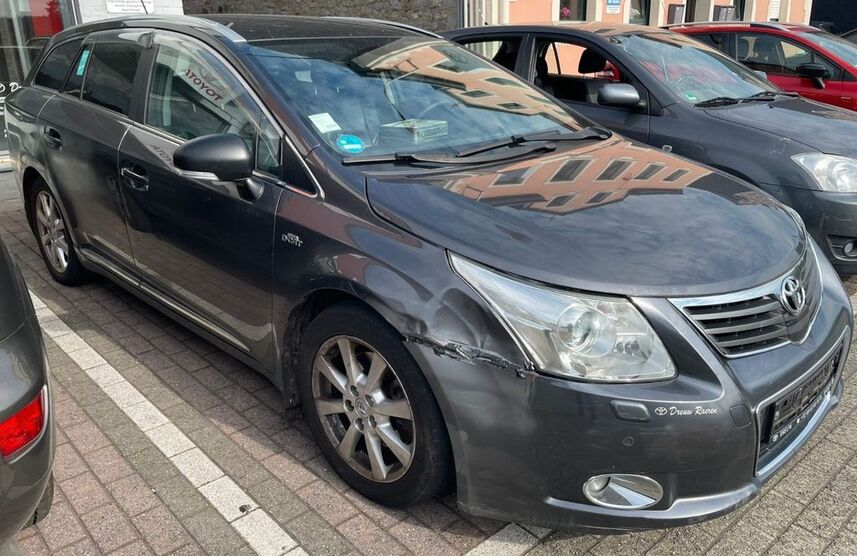 Toyota Avensis 280.000 km 2.299 € düren 52349