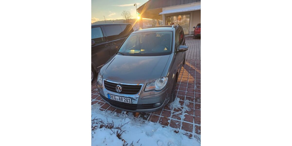 VW Touran 222.000 km 4.300 &euro; Kirchberg im Wald 94259