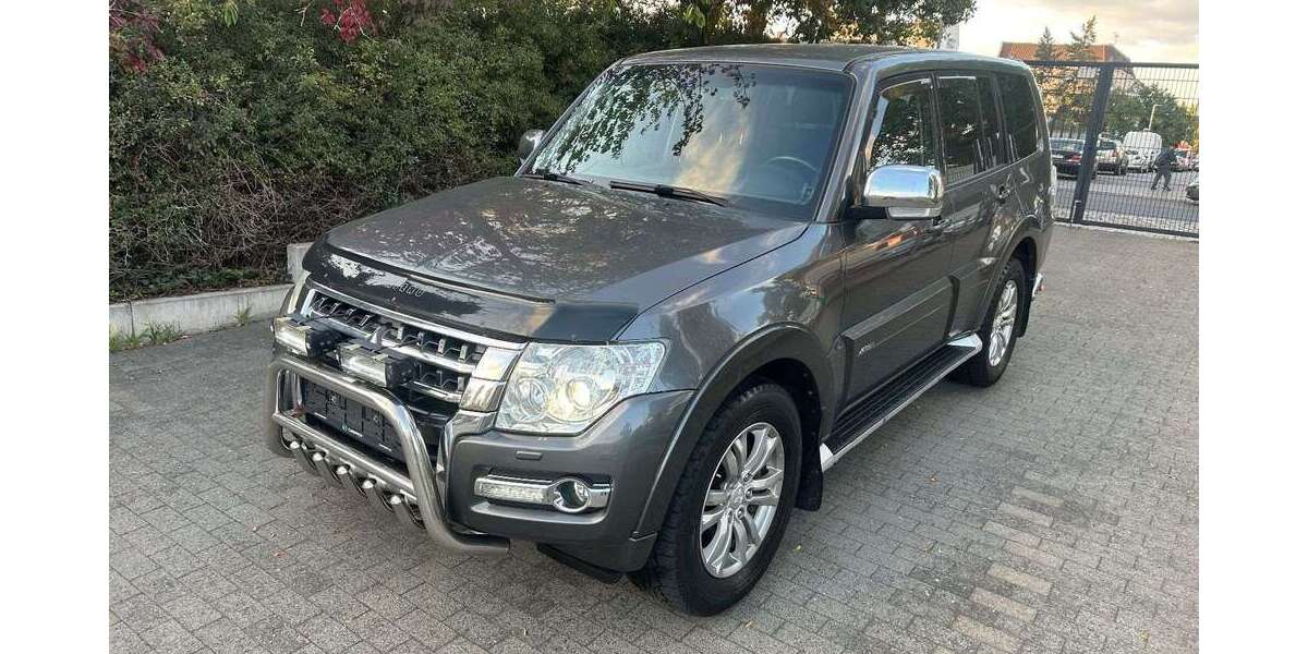 Mitsubishi Pajero 139.000 km 23.499 &euro; Berlin 13581