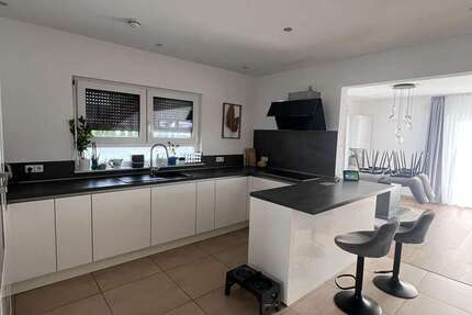 Haus Weidenstetten - 6 Zimmer, 150 m&sup2;, 2.000&euro; | Angebot:26363876