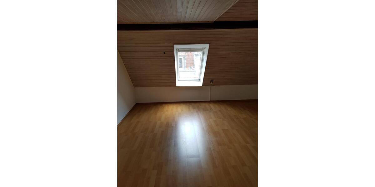 Dachgeschoßwohnung Flensburg - 2 Zimmer, 45 m&sup2;, 380&euro; | Angebot:25569808