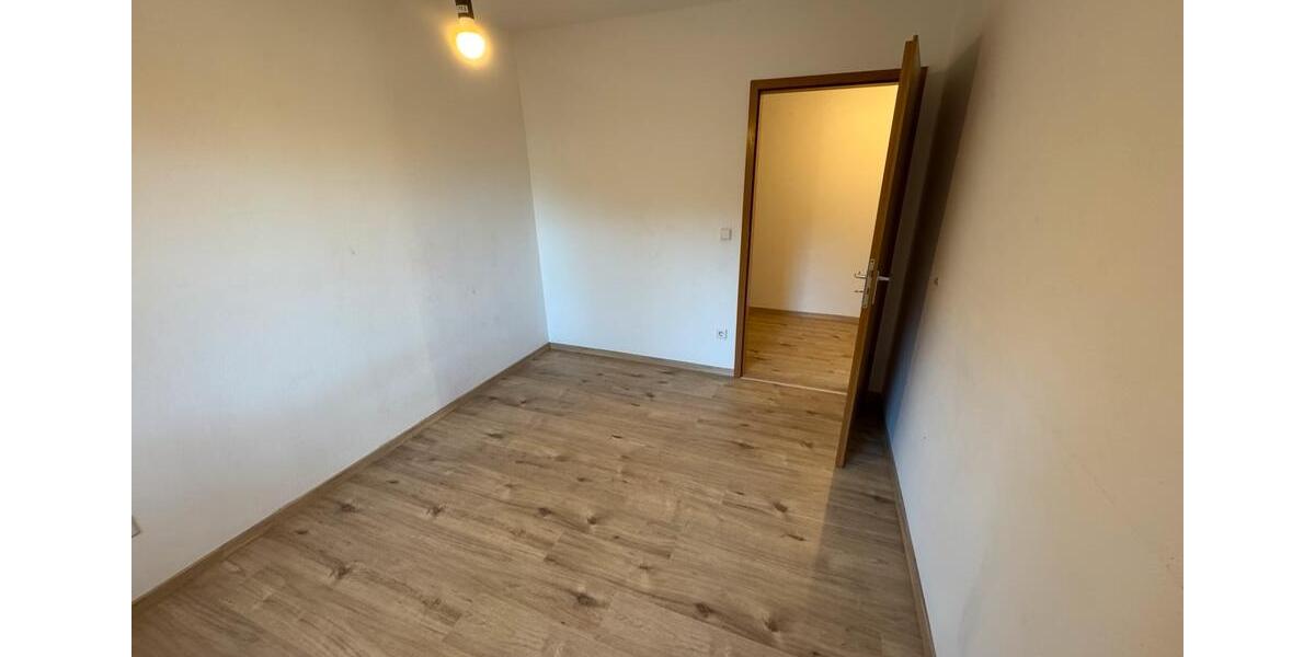 Erdgeschoßwohnung Burglengenfeld - 3 Zimmer, 81 m&sup2;, 800&euro; | Angebot:26409160