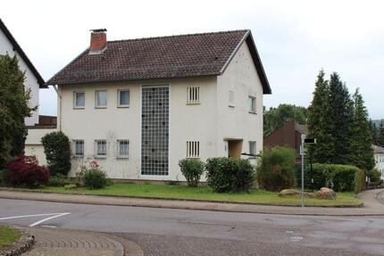 Haus Sankt Ingbert - 6 Zimmer, 148 m&sup2;, 330.000&euro; | Angebot:26649300