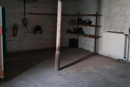 Lagerraum Lagerfläche Werkstatt Stellplatz Motorrad oder Moped zimmer