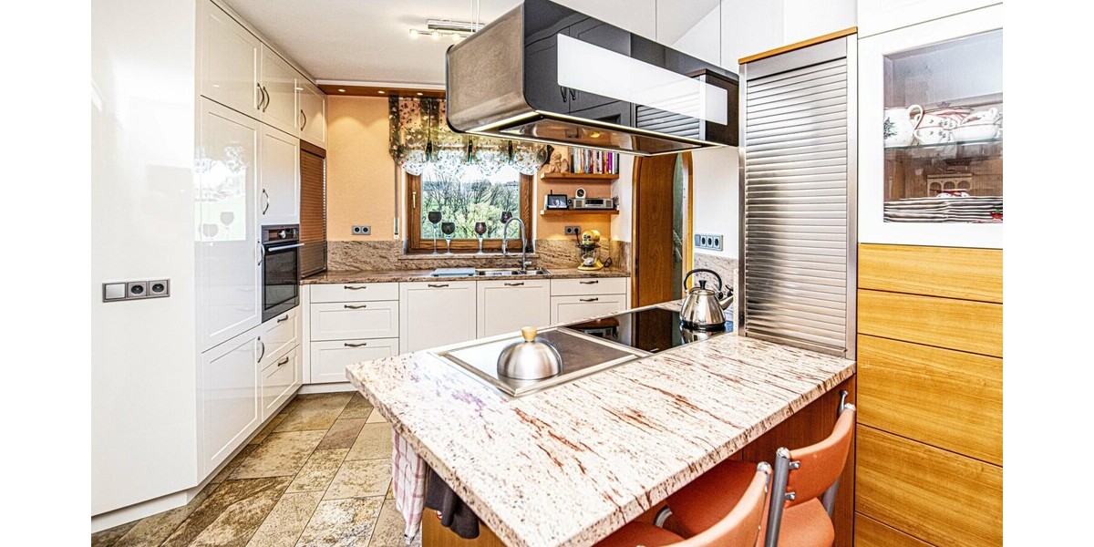 Ein Zuhause, das berührt: Exklusives Anwesen mit Traumgarten & Südterrasse in Roding - Einfamilienhaus Roding | Angebot:26490952