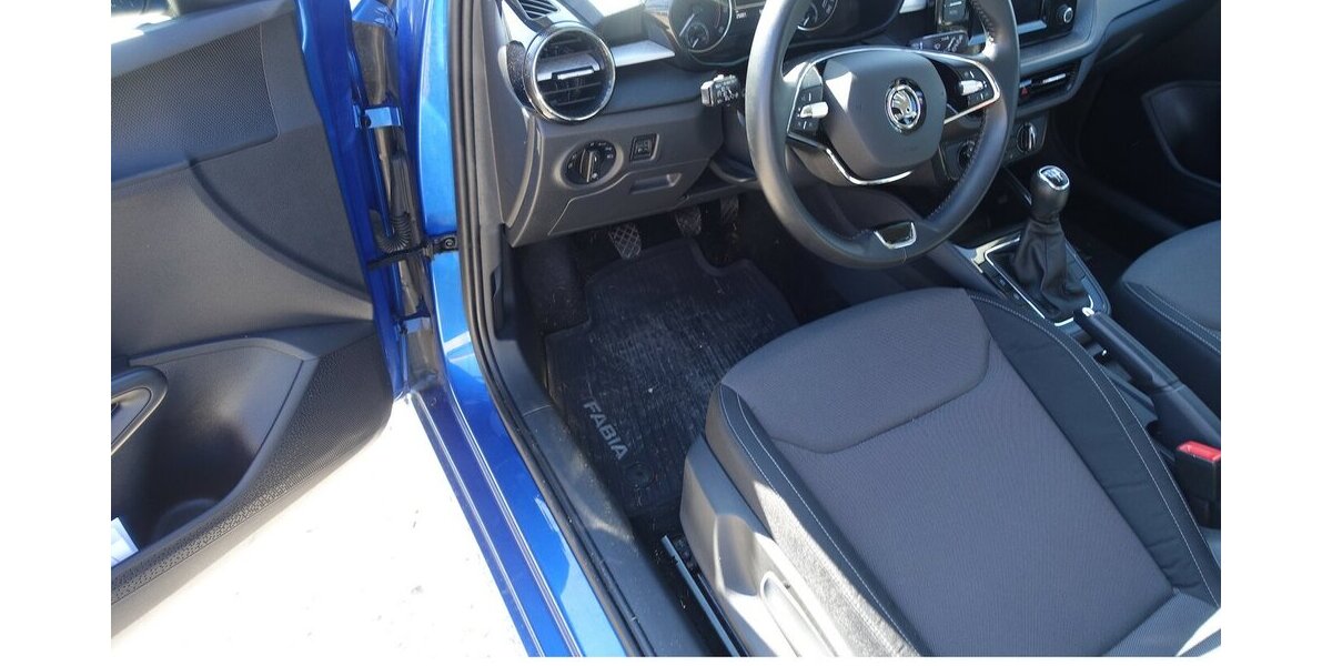 Skoda Fabia 1,0 Klima Sitzheizung Alu WR 1. Hand 25.100 km 14.950 &euro; Neumarkt/OPf 92318