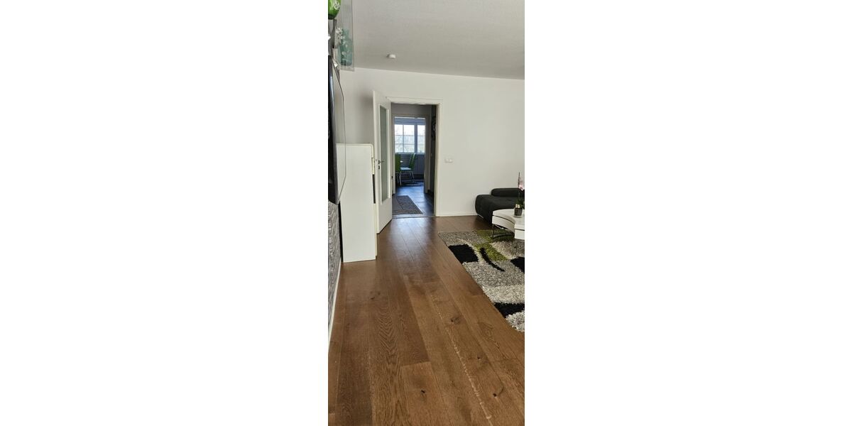 Provisionsfrei* (Von Privat) Charmante 4-Zimmer Wohnung mit Balkon sowie Außenstellplatz in Kirchheim bei München - Etagenwohnung Kirchheim bei München | Angebot:24356453