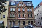 * Großzügig Wohnen * lichtdurchflutete 3 Zimmer-DG-Wohnung mit EINBAUKÜCHE in zentraler City-Lage *