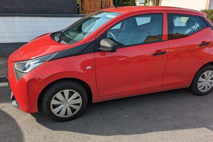 Toyota Aygo (X) 24.873 km 9.967 &euro; Düsseldorf 40625