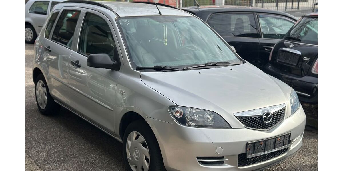 Mazda 2 95.000 km 2.199 &euro; Essen 45326